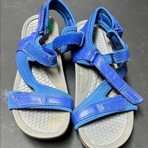 Blue Sandals Beartraps